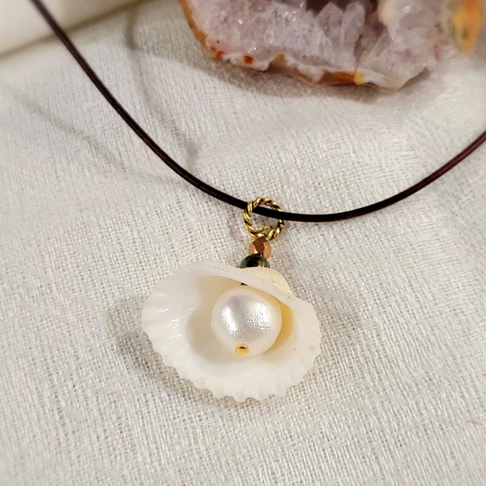 Shell and Baroque Pearl Necklace